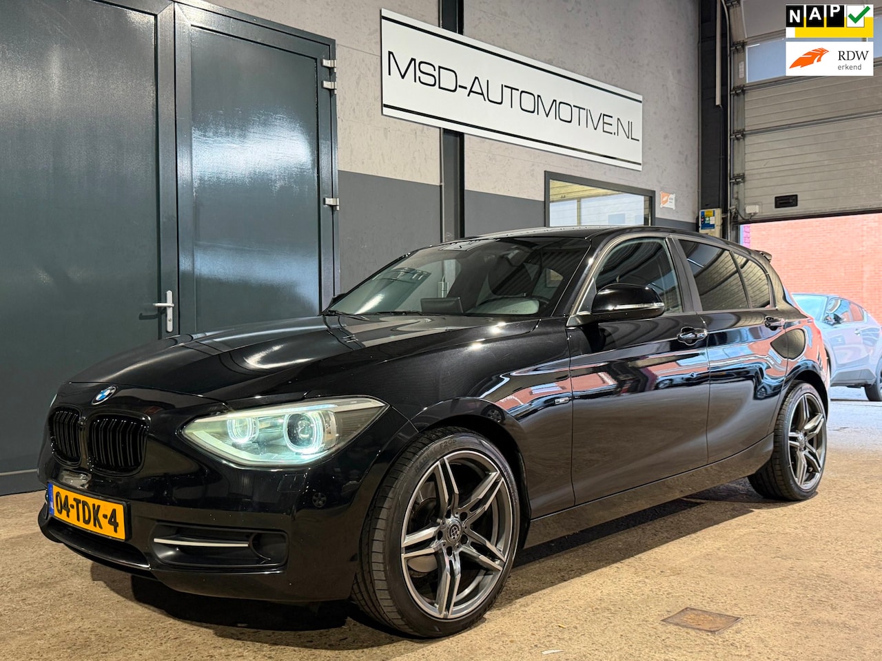BMW 1-serie - 116i Business+ Apple Carplay Onderhouden NAP - AutoWereld.nl