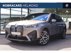 BMW iX - xDrive40 Executive / Trekhaak / Panoramadak Sky Lounge / Comfort Access / Stoelventilatie