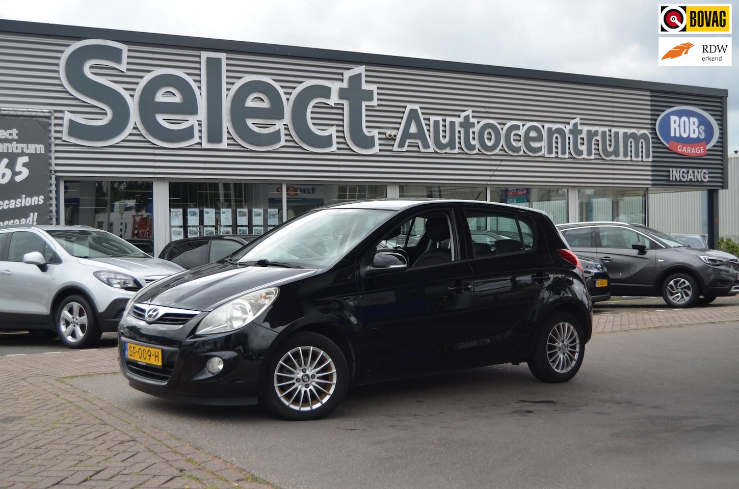 Hyundai i20 - 1.2i i-Catcher|CLIMA|STOELVERW.|HALF LEER|SENSOREN|BLUETOOTH|LM VELGEN - AutoWereld.nl