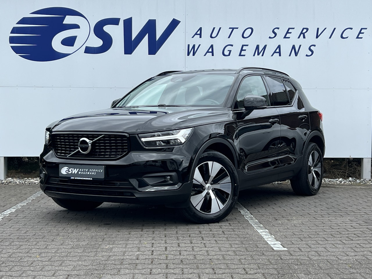 Volvo XC40 - 1.5 T4 Recharge R-Design | Trekhaak | Navi | LED | Carplay - AutoWereld.nl