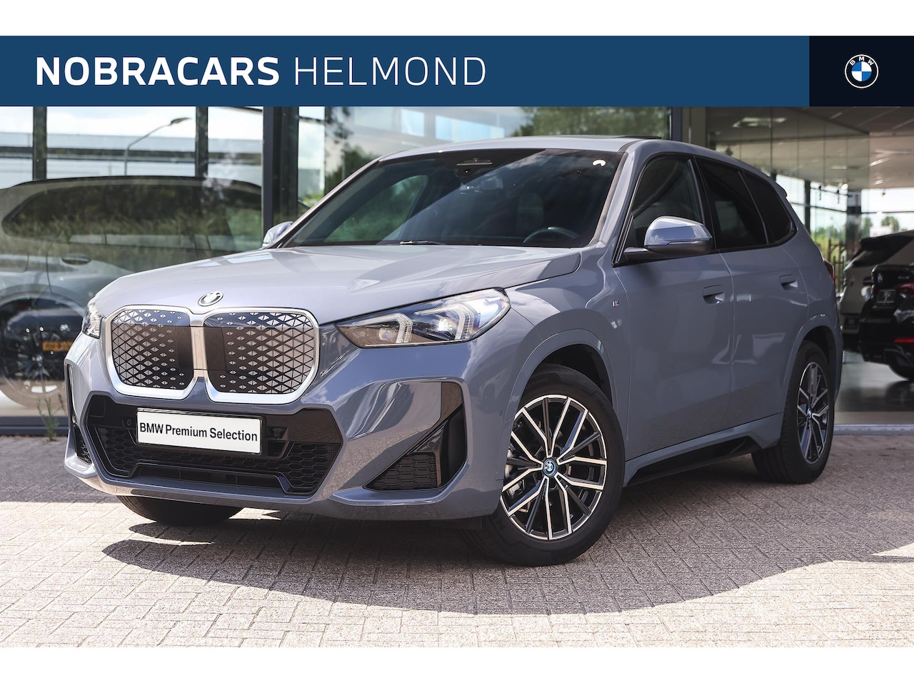 BMW iX1 - eDrive20 M Sport / Panoramadak / Sportstoelen / Comfort Access / Achteruitrijcamera / Adap - AutoWereld.nl