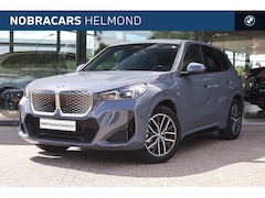 BMW iX1 - eDrive20 M Sport / Panoramadak / Sportstoelen / Comfort Access / Achteruitrijcamera / Adap