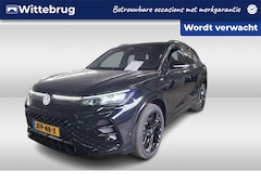 Volkswagen Tiguan - 1.5 eHybrid 272pk R-Line Edition Black Style DSG Automaat R-Line / Trekhaak / 20"LM velgen