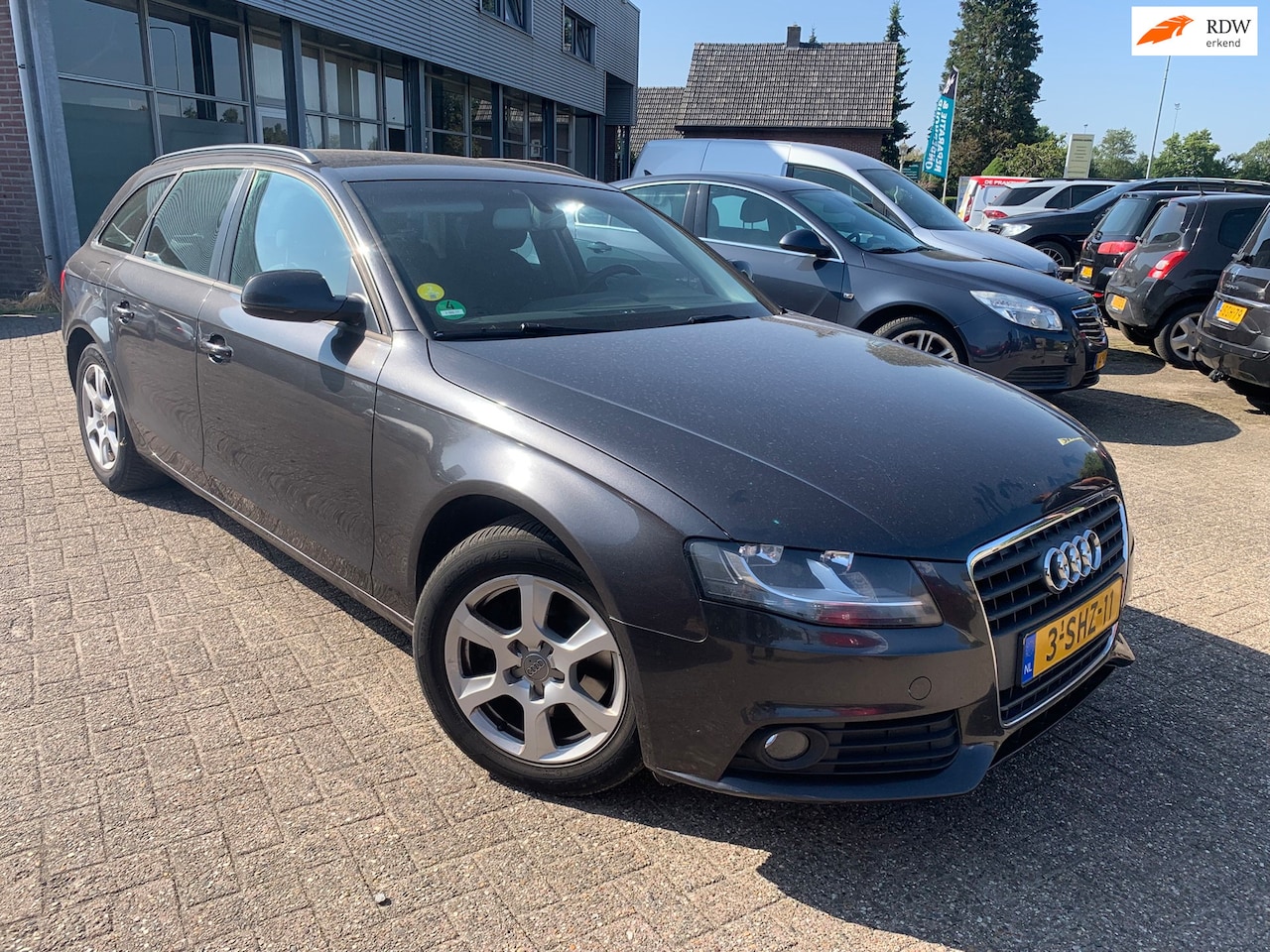 Audi A4 Avant - 2.0 TDI 2009 BRANDSTOFPOMP SCHADE € 1.950.- ZO WEG - AutoWereld.nl