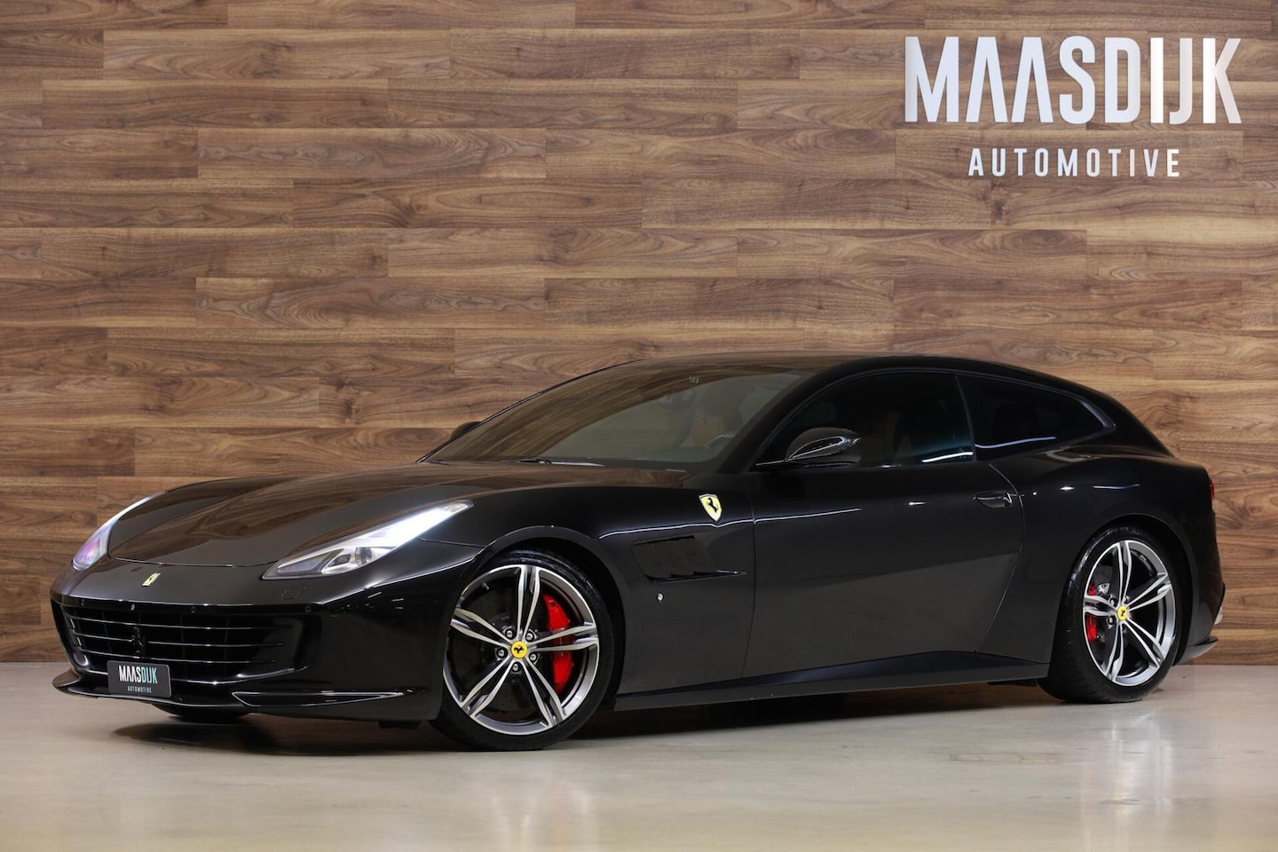 Ferrari GTC4 - Lusso V12 HELE|Novitec|Pass Display|Pano|JBL| - AutoWereld.nl