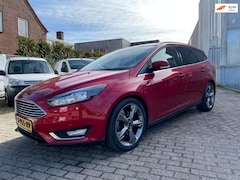 Ford Focus Wagon - 1.5 Titanium * PDC * BOMVOL