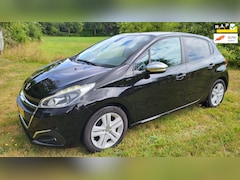 Peugeot 208 - 1.2 Signature nwe distributie (Rijklaar)