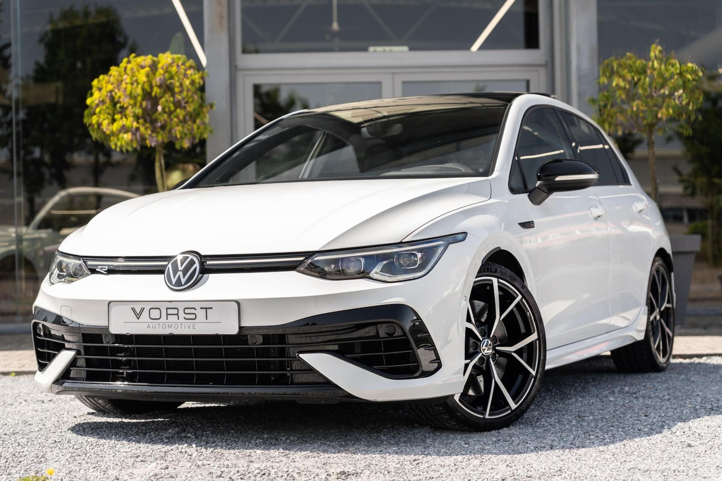 Volkswagen Golf - 2.0 TSI R 4Motion Performance Akrapovic HK - AutoWereld.nl