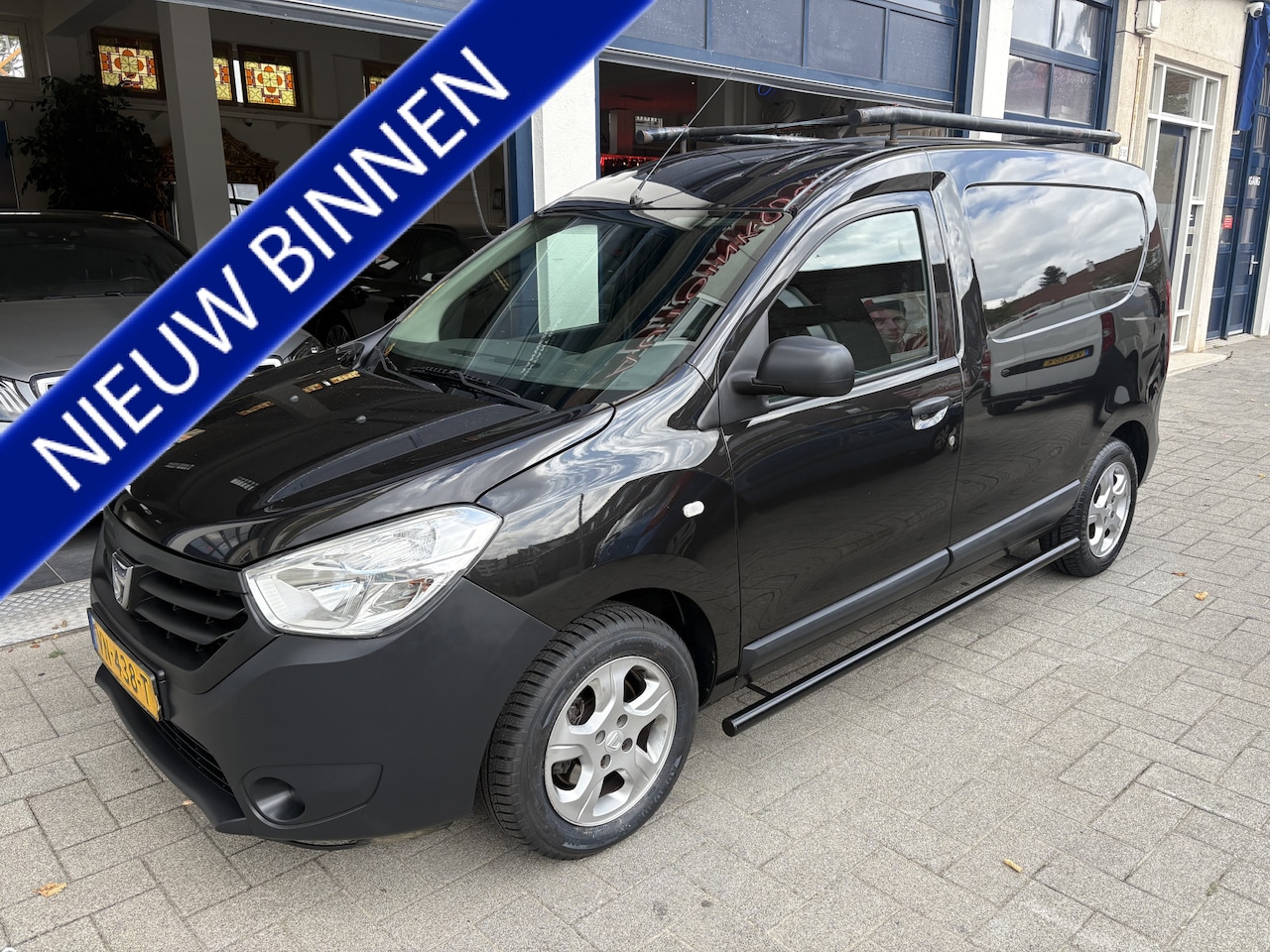Dacia Dokker - 1.5 dCi 75 Ambiance NL AUTO. NAP/NL AUTO/NW APK/NAVI/BLUETOOTH - AutoWereld.nl