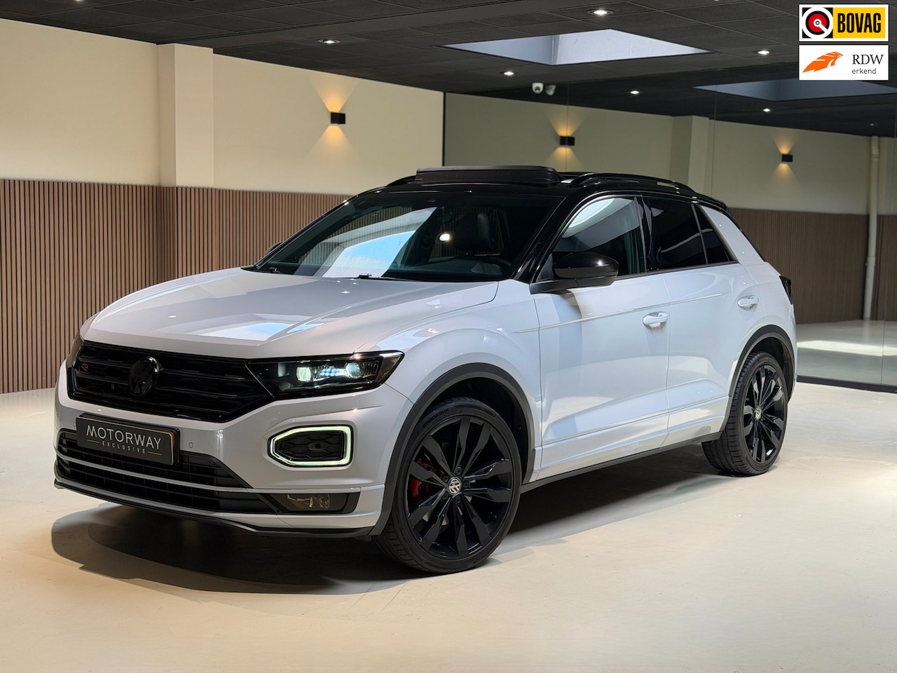 Volkswagen T-Roc - 2.0 TSI 4Motion Sport R-Line |Pano|Beats|Keyless|Navi - AutoWereld.nl