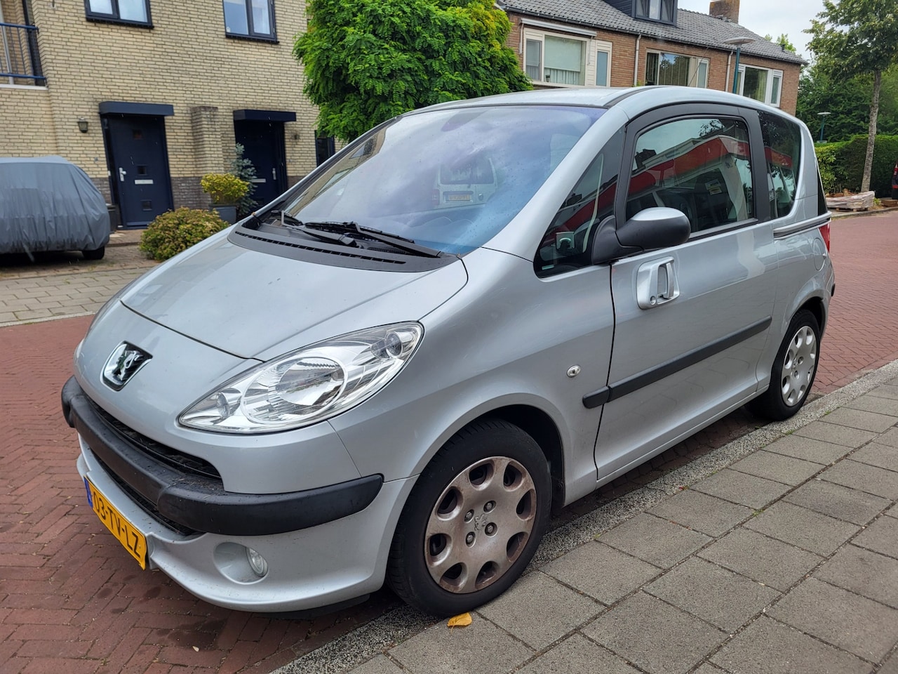 Peugeot 1007 - 1.4-16V Sesam Gentry eerste eigenaar +nieuwe apk - AutoWereld.nl