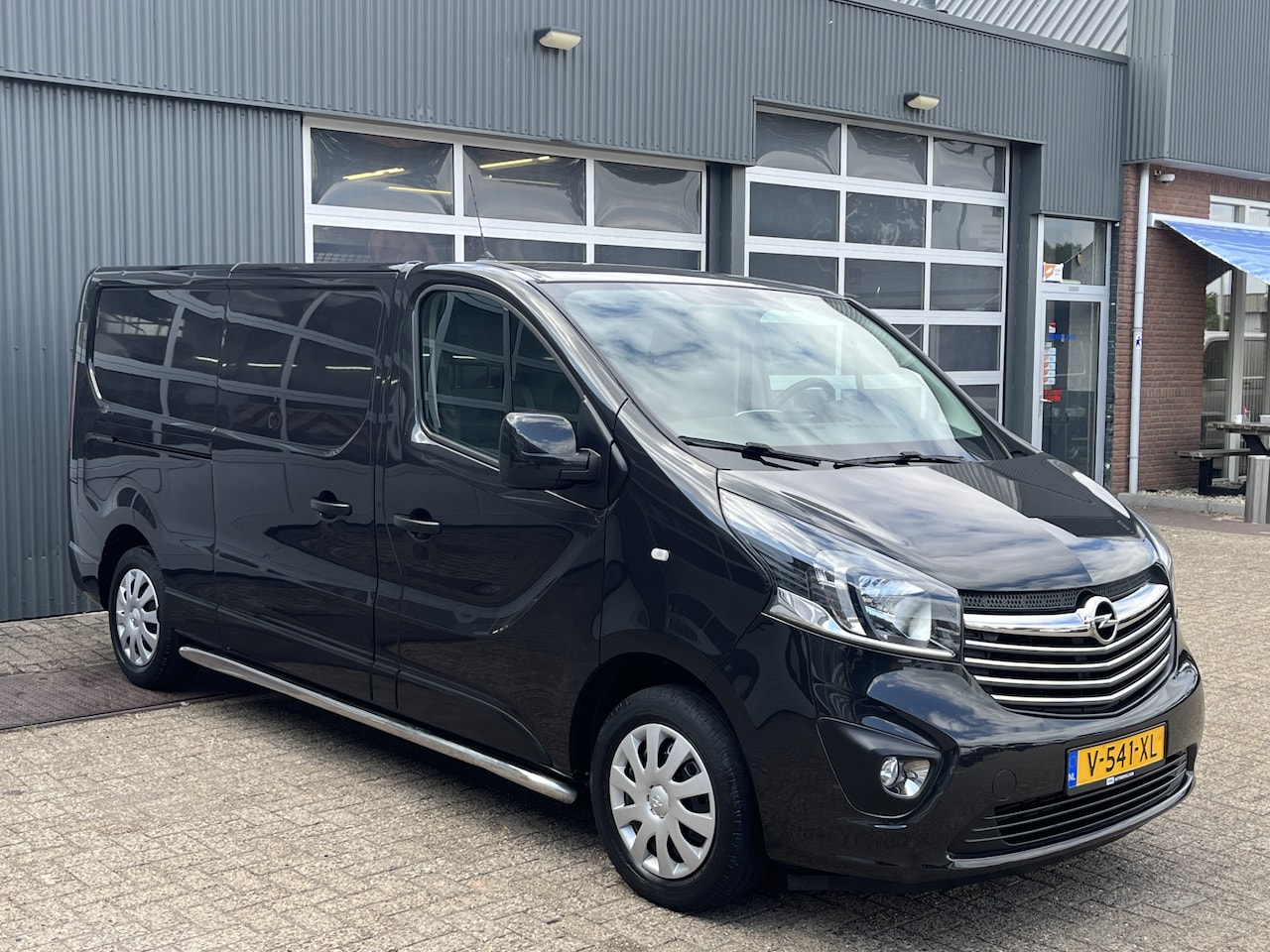 Opel Vivaro - 1.6 CDTI L2H1 Sport EcoFlex Airco Cruise controle Trekhaak 2000kg trekgewicht Sitebars Blu - AutoWereld.nl