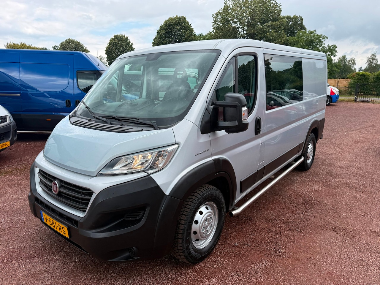 Fiat Ducato - 35H 2.3 EURO 6 L2H1 DC 3000kg Trekgewicht - AutoWereld.nl