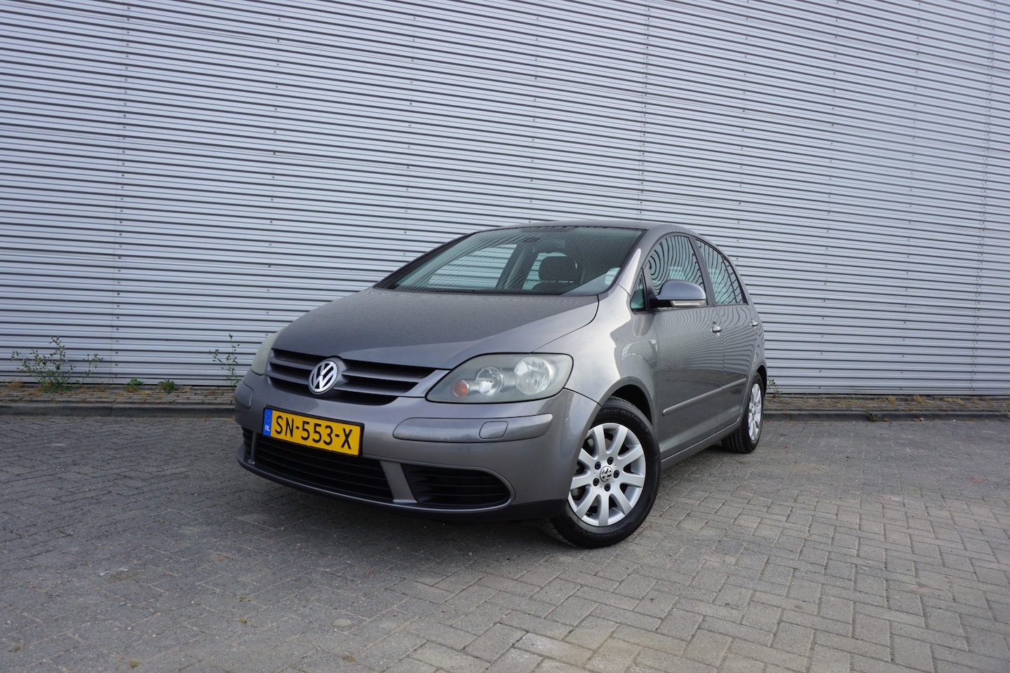 Volkswagen Golf Plus - 1.6 FSI Trendline Business Airco / Navi / Cruise / Stoelverw. / Elektr. ramen / Trekhaak / - AutoWereld.nl