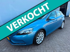 Volvo V40 - 2.0 T3 Summum - Navigatie - Trekhaak