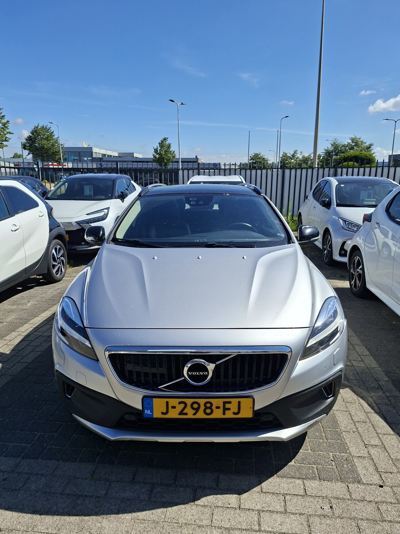 Volvo V40 Cross Country - 1.5 T3 Summum | 2E EIGENAAR | 3/6 of 12 MND GARANTIE | PANO DAK | CAMERA | NAVI | MEMORY | - AutoWereld.nl