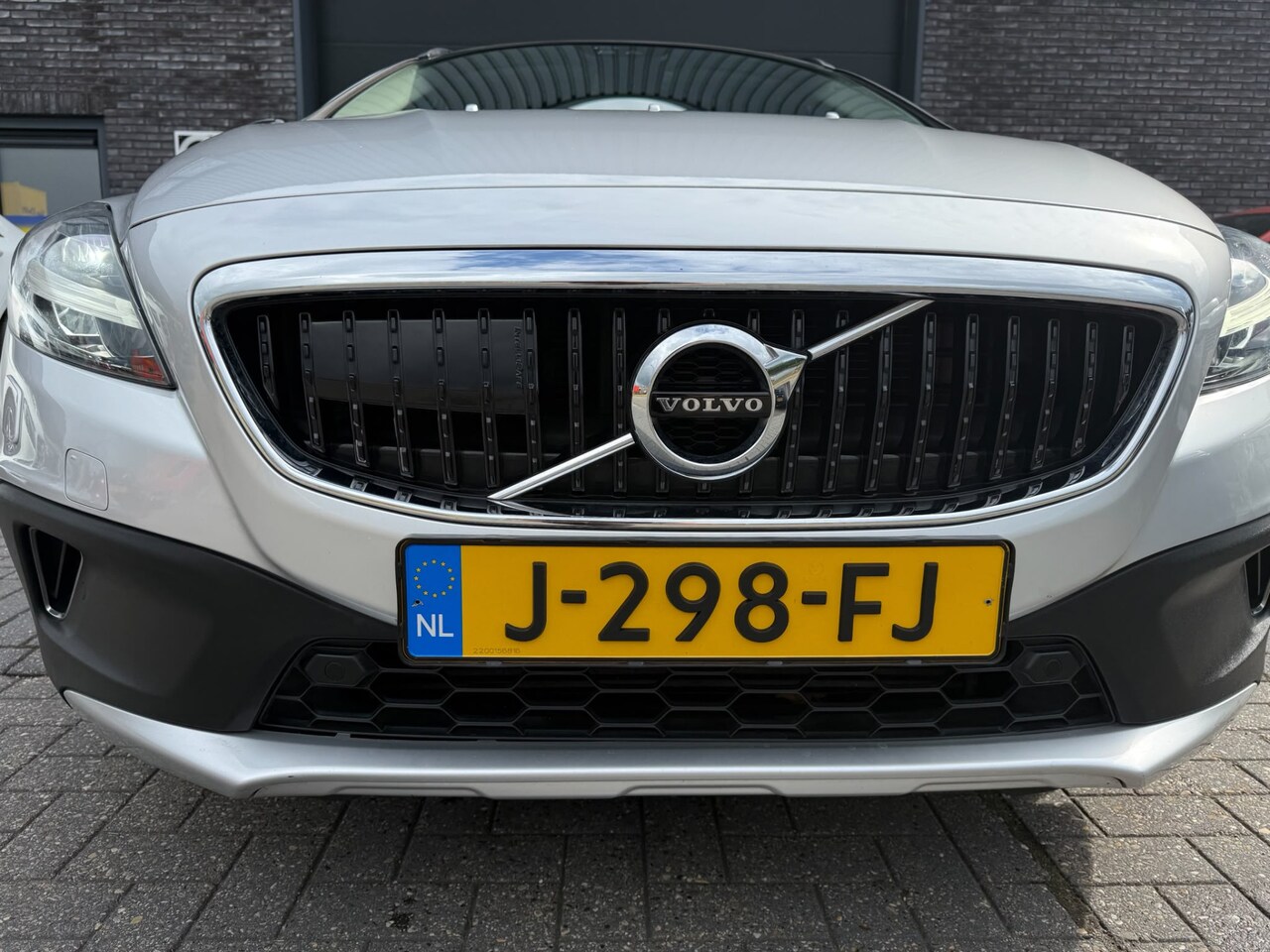 Volvo V40 Cross Country - 1.5 T3 Summum | 2E EIGENAAR | 3/6 of 12 MND GARANTIE | PANO DAK | CAMERA | NAVI | MEMORY | - AutoWereld.nl