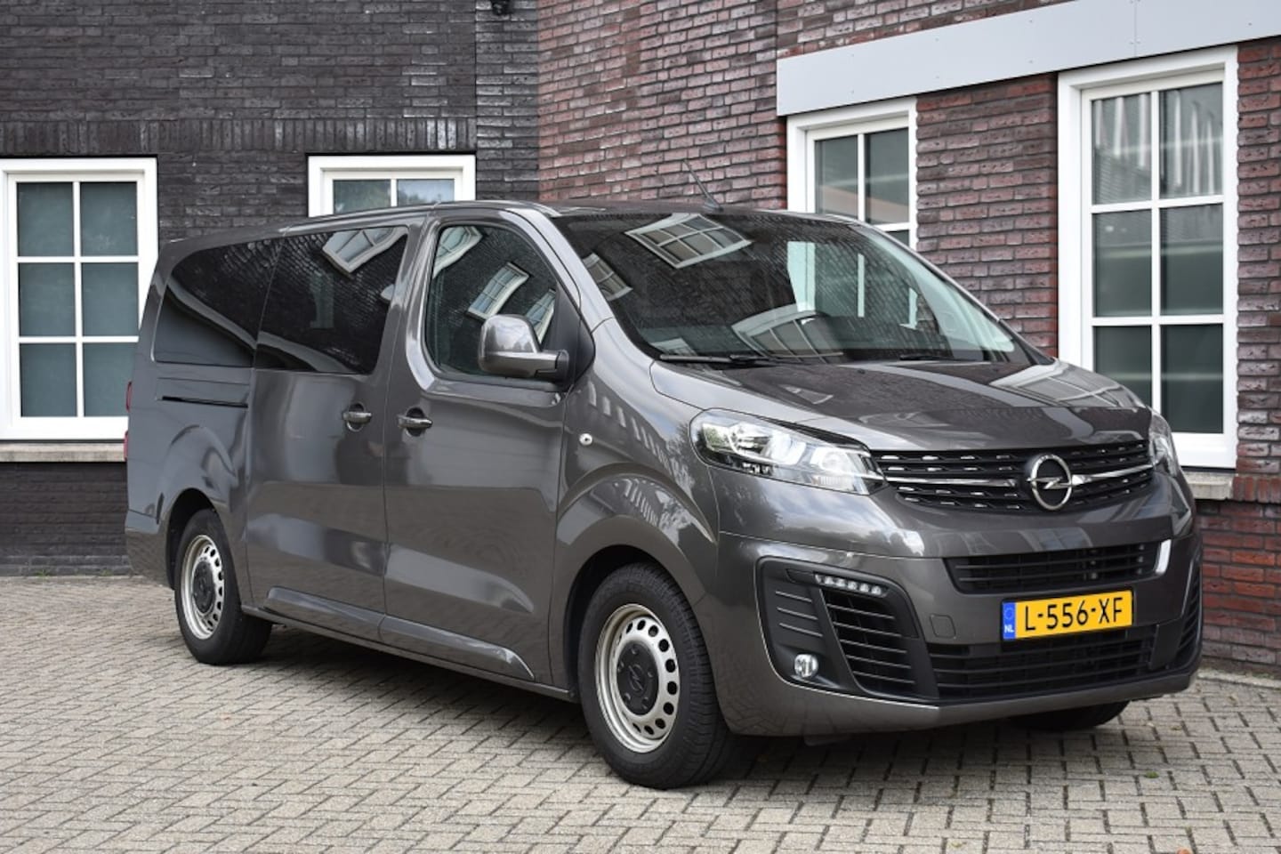 Opel Zafira Life - 2.0 CDTI L2H1 Innovation Wij zijn op afspraak geopend! Graag bellen voor uw komst. - AutoWereld.nl