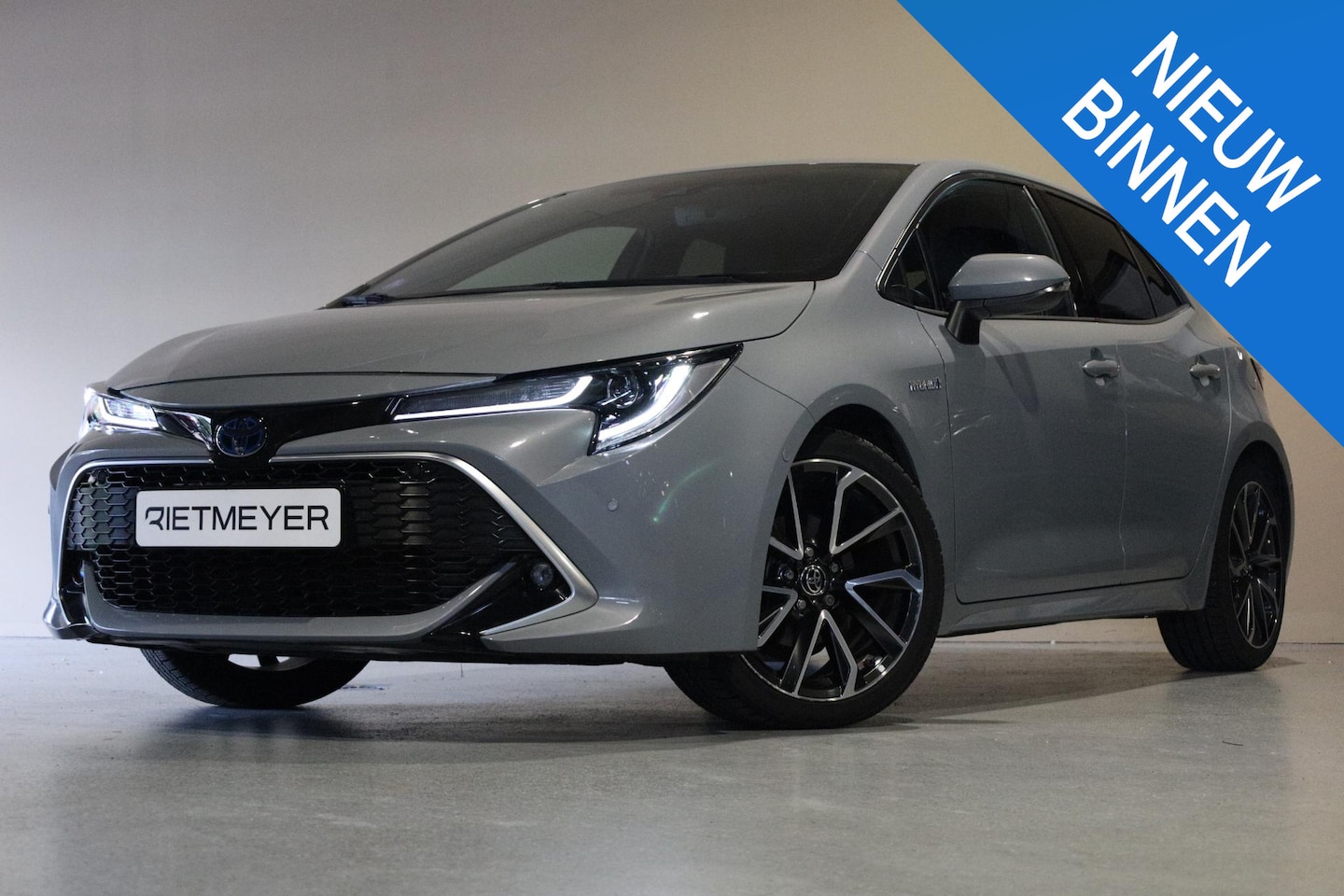 Toyota Corolla - 1.8 Hybrid Executive |Head-Up |Stoelverw. |Trekhaak |Keyless |Camera |Dodehoek - AutoWereld.nl