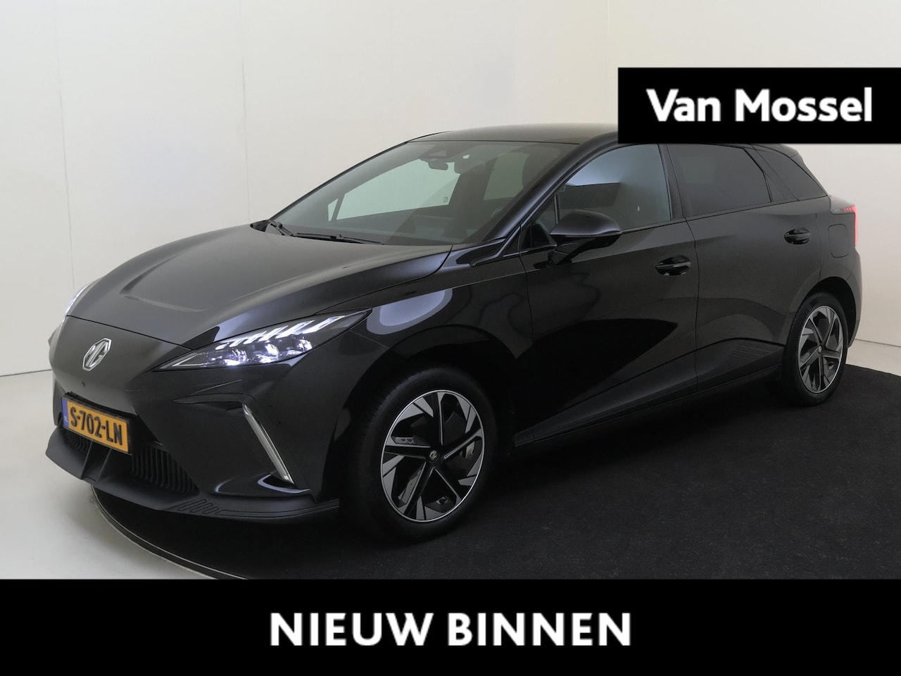 MG MG4 Electric - Luxury 64 kWh | Apple Carplay/Android | cruise control adaptief | electronic climate contr - AutoWereld.nl