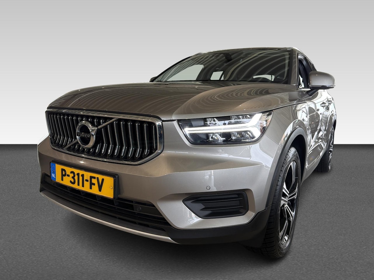 Volvo XC40 - T4 Twin Engine 211pk Geartronic Inscription Expression | ABS-Remsysteem | Afwerking onder - AutoWereld.nl
