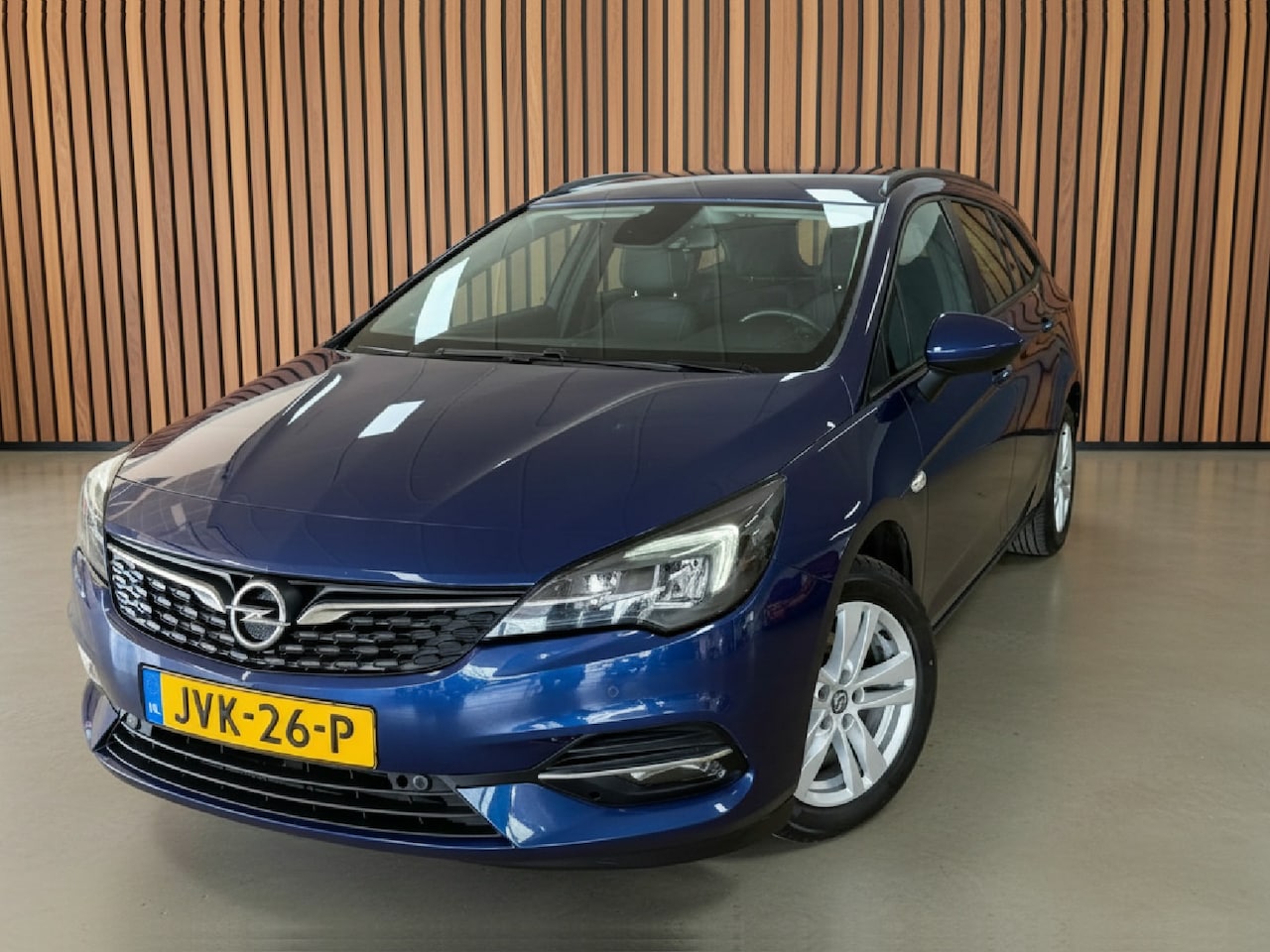 Opel Astra Sports Tourer - 1.2 Business Elegance | Camera | Navigatie | Cruise - AutoWereld.nl