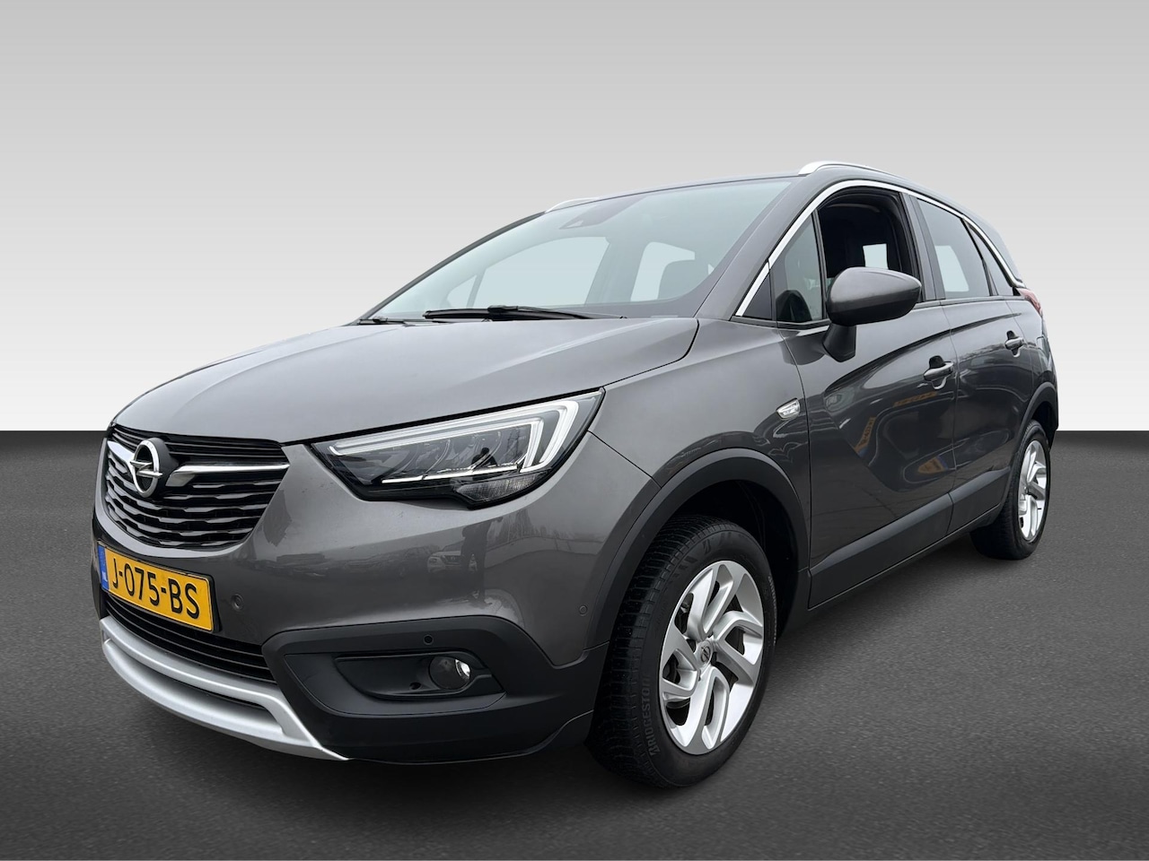 Opel Crossland X - 1.2 Turbo 130pk Start/Stop Innovation | 16'' Lichtmetalen velgen, 4-dubbelspaaks in Silver - AutoWereld.nl