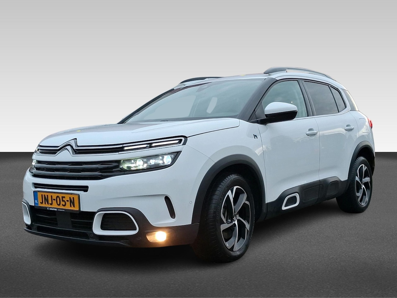 Citroën C5 Aircross - 1.6 Hybrid 225pk Shine | AUT | CARPLAY | NAVI | STUURVERW | AUR CAMERA - AutoWereld.nl