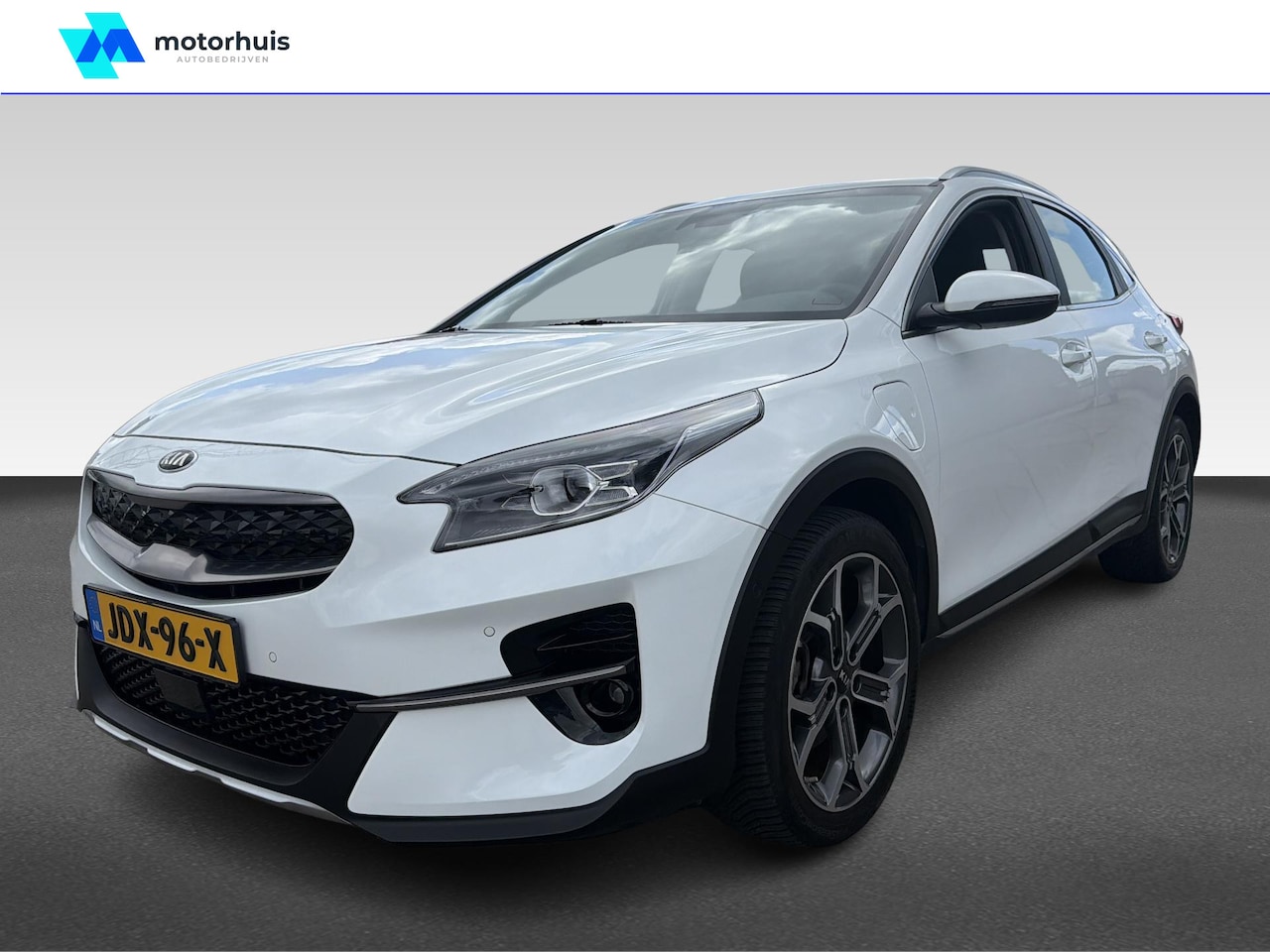 Kia XCeed - 1.6 GDi PHEV DynamicPlusLine | Achterbank verwarmd | Achteruitrijcamera | Airco (automatis - AutoWereld.nl