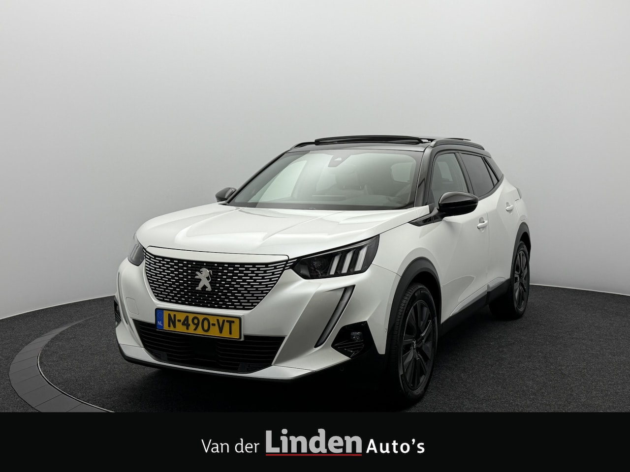 Peugeot e-2008 - EV GT Pack 50 kWh 3-Fase SOH 92,7% | 3D i-Cockpit | Panoramadak | Camera | Full-Led | Sfee - AutoWereld.nl