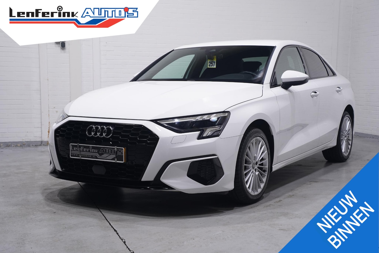 Audi A3 Limousine - 35 TFSI Business edition navigatie Apple-carplay Led-verlichting Camera Sportstoelen in ho - AutoWereld.nl