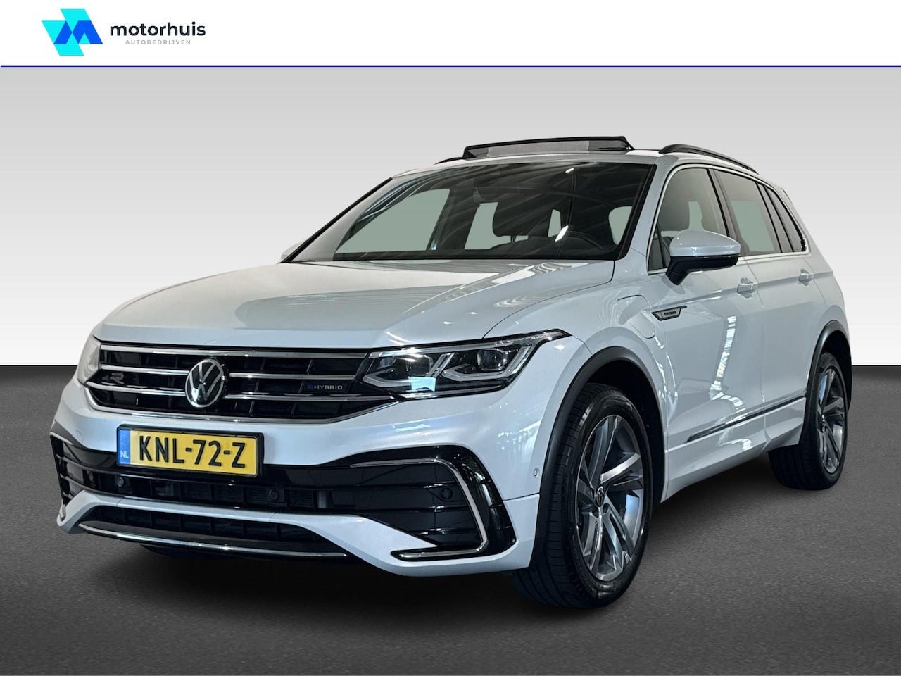 Volkswagen Tiguan - 1.4 TSI eHybrid PHEV 2X R-LINE 245PK PANO VIRTUAL FULL LED TREKHAAK - AutoWereld.nl