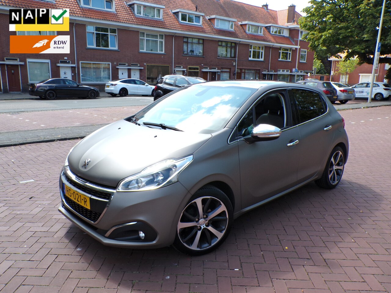 Peugeot 208 - 1.2 PureTech Première 2022 NIEUWE MOTOR BIJ PEUGOET DEALER 111 PK PANORAMADAK - AutoWereld.nl