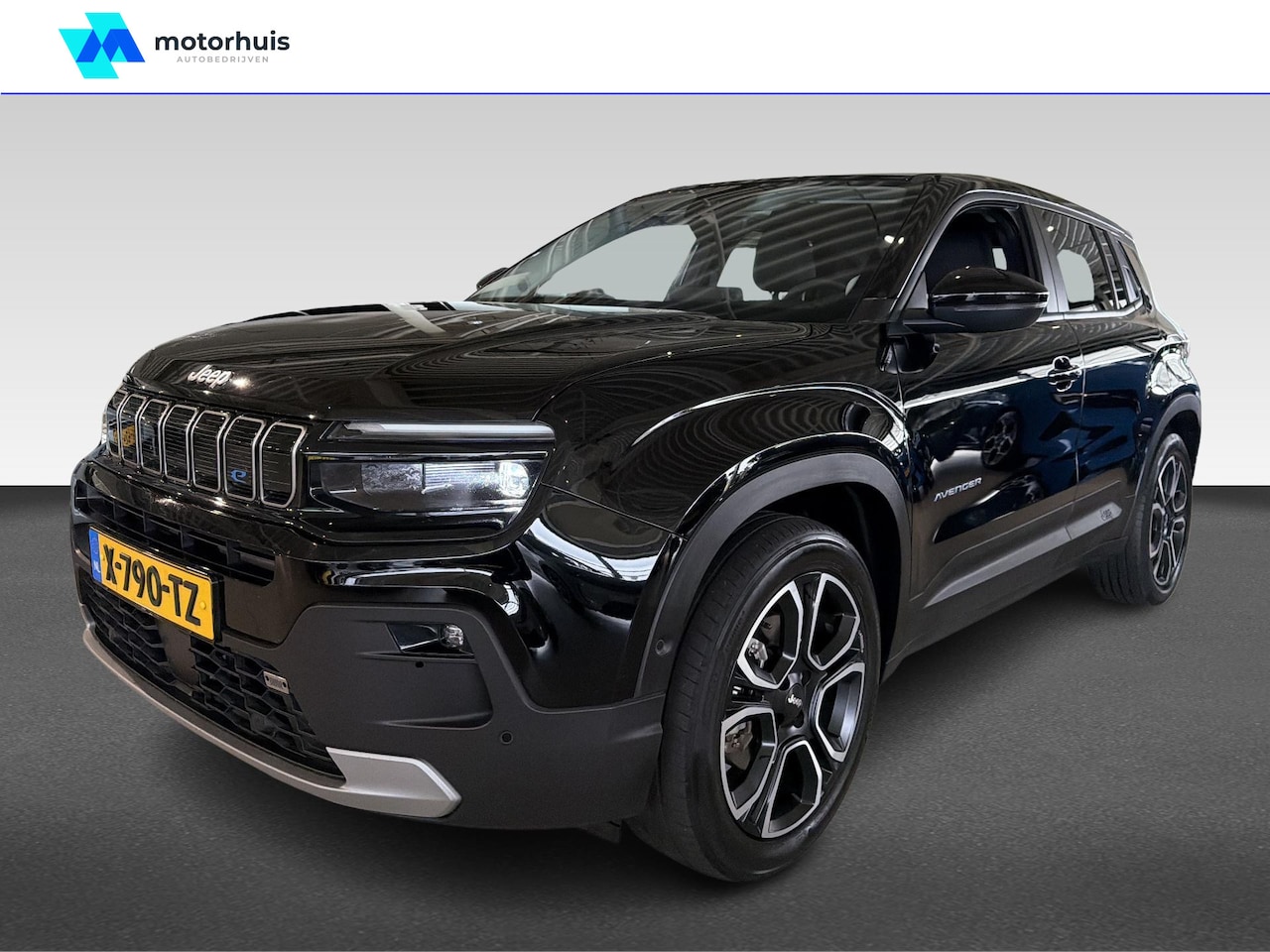 Jeep Avenger - 1st Edition 54 kWh | Achteruitrijcamera | Airco (automatisch) | Apple Carplay/Android Auto - AutoWereld.nl