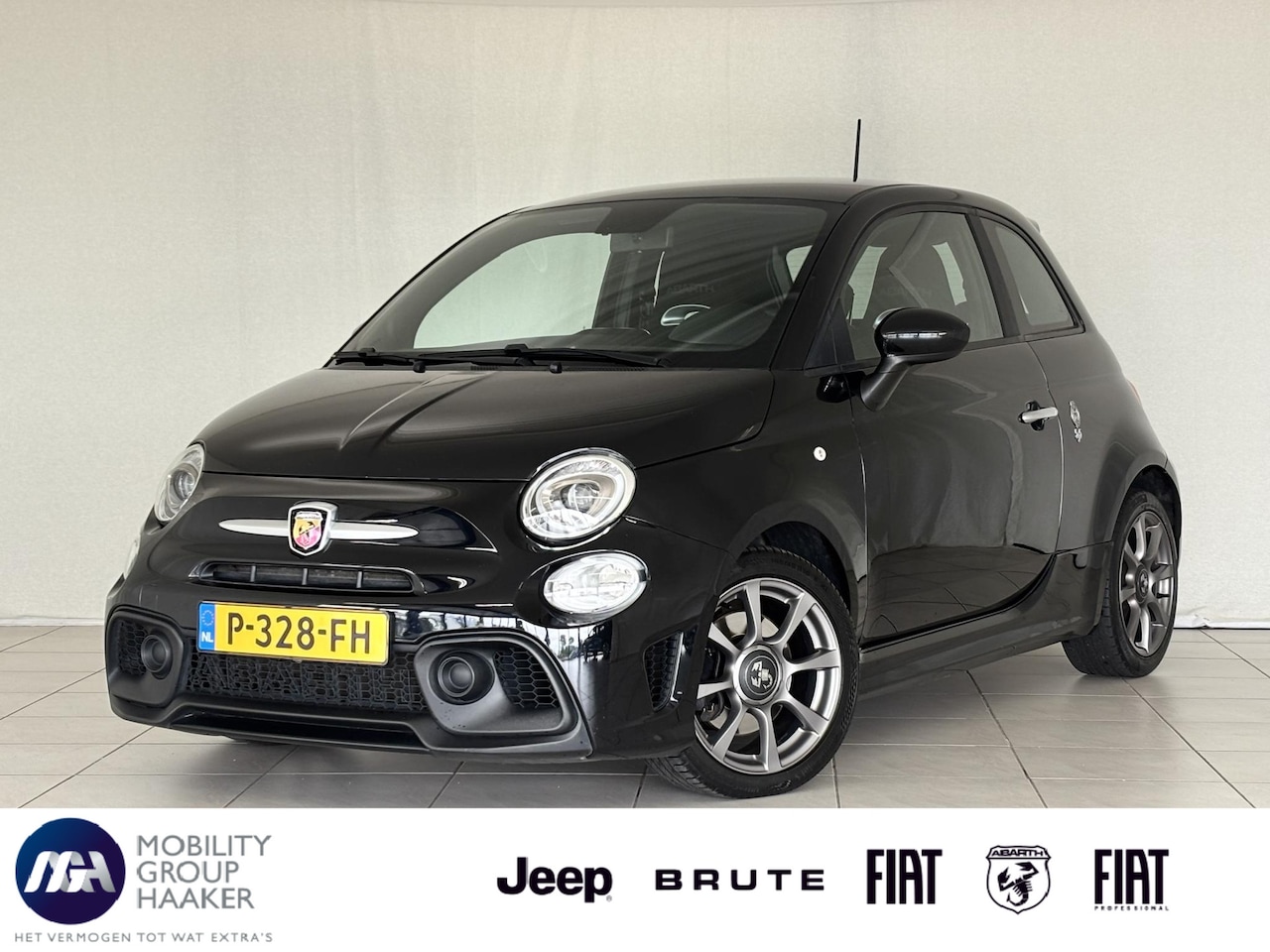 Fiat 500 Abarth - 1.4 T-Jet 595 70th Anniversary | Bluetooth | Parkeersensoren | Dealeronderhouden - AutoWereld.nl