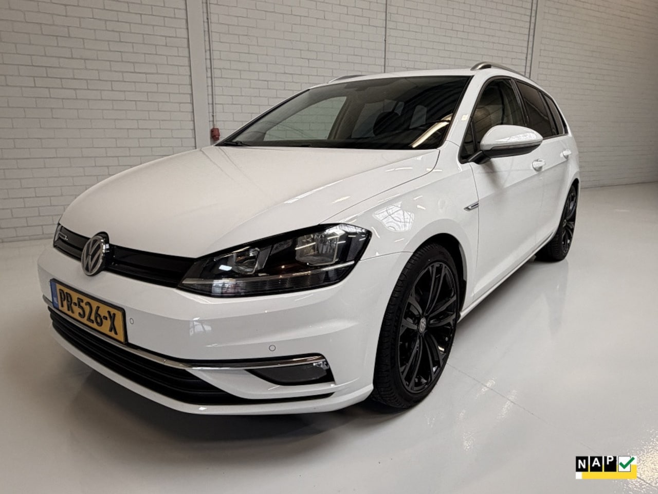 Volkswagen Golf Variant - 1.5 TSI Highline | DSG | Pano | Virtual Dash | Navi Full Map - AutoWereld.nl