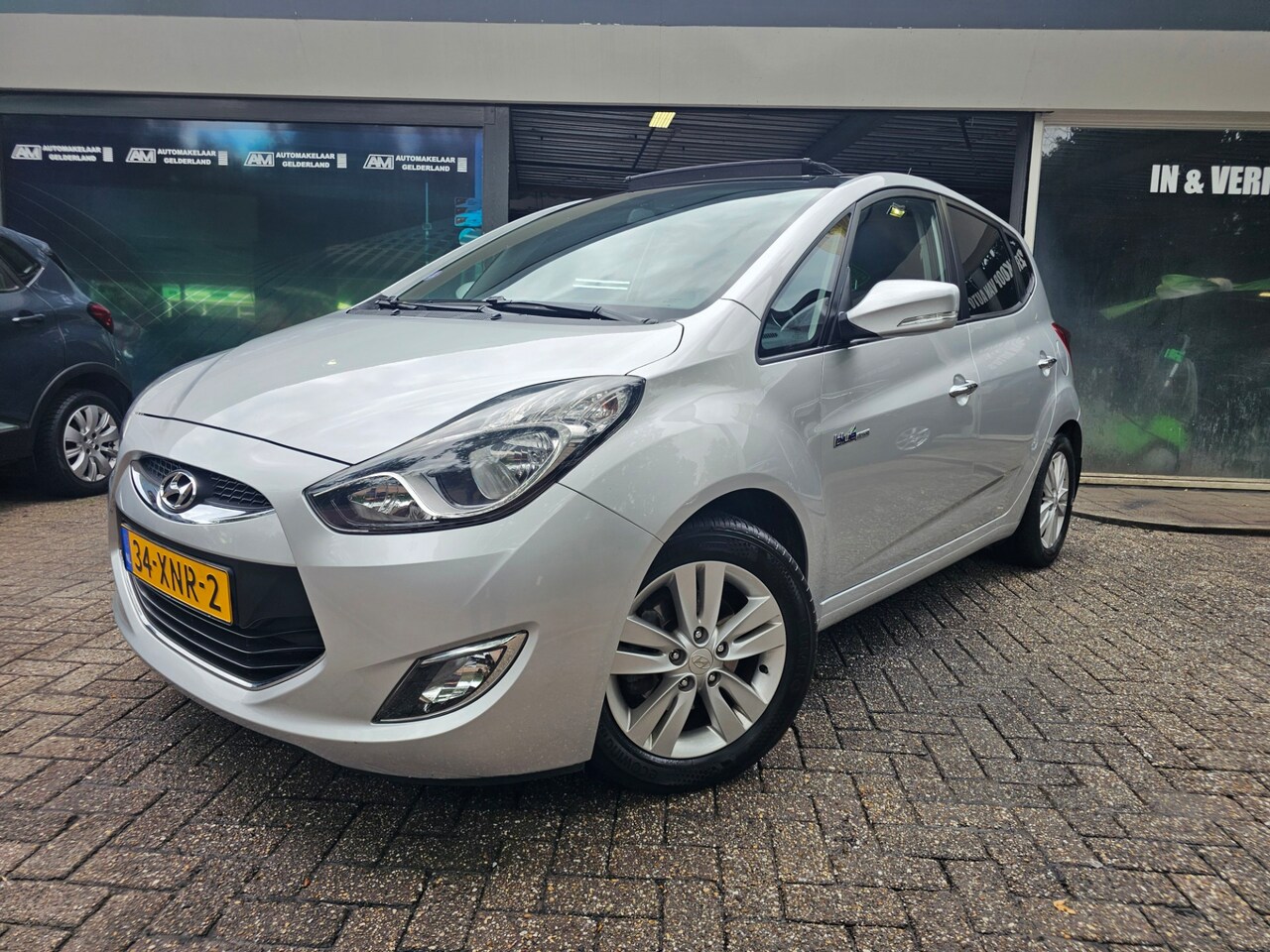 Hyundai ix20 - 1.4i i-Vision | 3/6 of 12 MND GARANTIE | PANO DAK | CRUISE | AIRCO | NIEUWE APK | - AutoWereld.nl