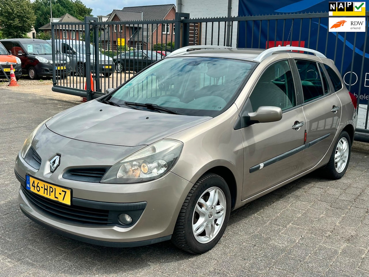 Renault Clio Estate - 1.2 TCE Sélection Business Sport / AIRCO / CRUISE CONTROL / NAP!! - AutoWereld.nl