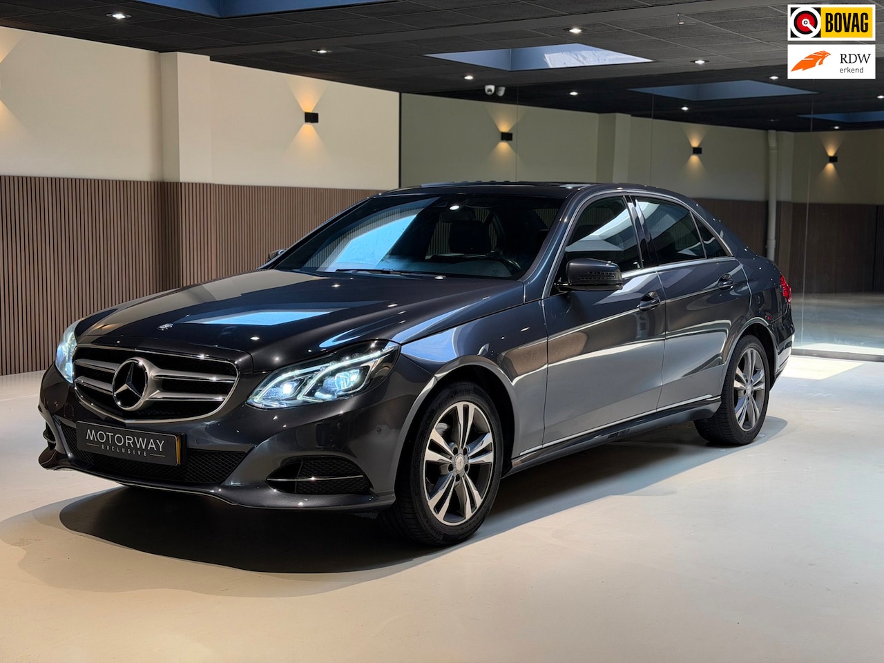 Mercedes-Benz E-klasse - 200 Ambition Avantgarde|Pano|Navi|Automaat|Stoelverwarming| - AutoWereld.nl