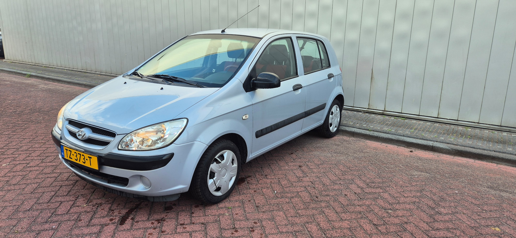 Hyundai Getz - 1.1i Active Young GOED ONDERHOUDEN ☆ SPORT INTERIEUR ☆ DISTRIBUTIE ☆ NWE APK - AutoWereld.nl