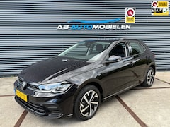 Volkswagen Polo - 1.0 TSI Life Business DIGITAL DASH/ CARPLAY /PDC