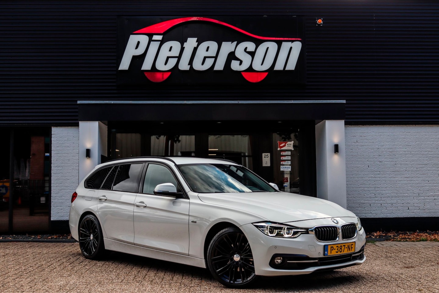 BMW 3-serie Touring - 318i Sport Line FACELIFT CLIMA STOELVER - AutoWereld.nl