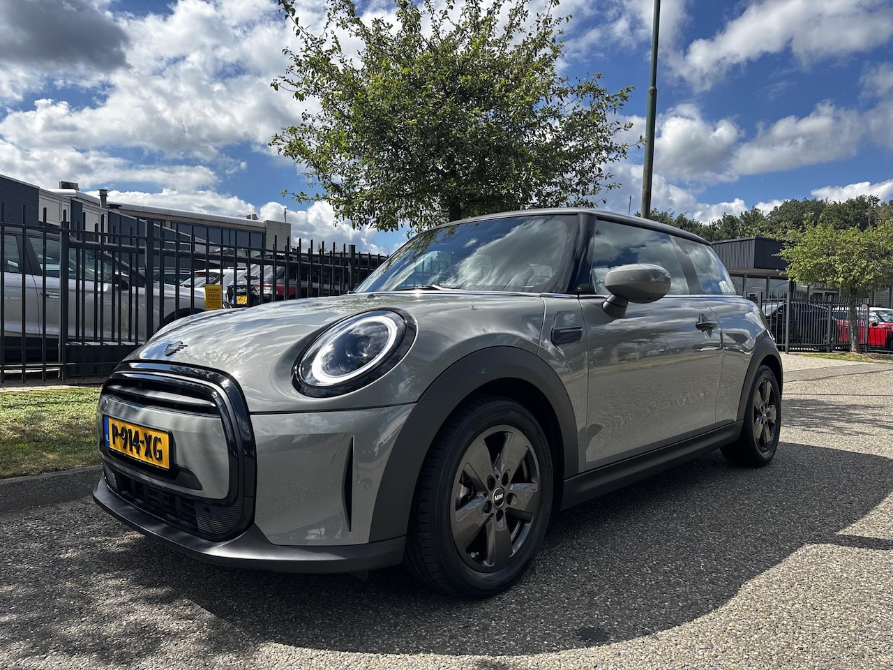 MINI 3-Deurs - Mini (f56) 1.5 136pk Cooper Aut. Buss Edit Clima Sportst. Xenon Shadow Line Multi Media 11 - AutoWereld.nl