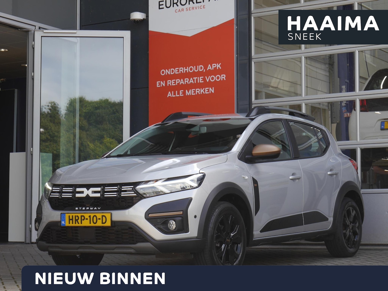 Dacia Sandero Stepway - 1.0 TCe 90 Comfort | Automaat | Navigatie | Camera achter | Parkeersensoren voor en achter - AutoWereld.nl