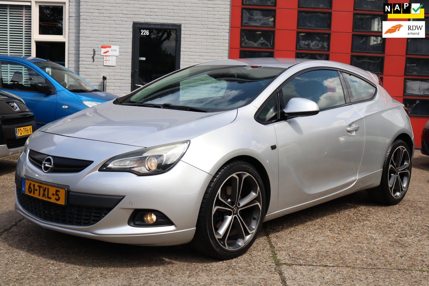 Opel Astra GTC - 1.4 Turbo Sport 1.4 Turbo Sport ,Airco , Pdc , 20 INCH - AutoWereld.nl