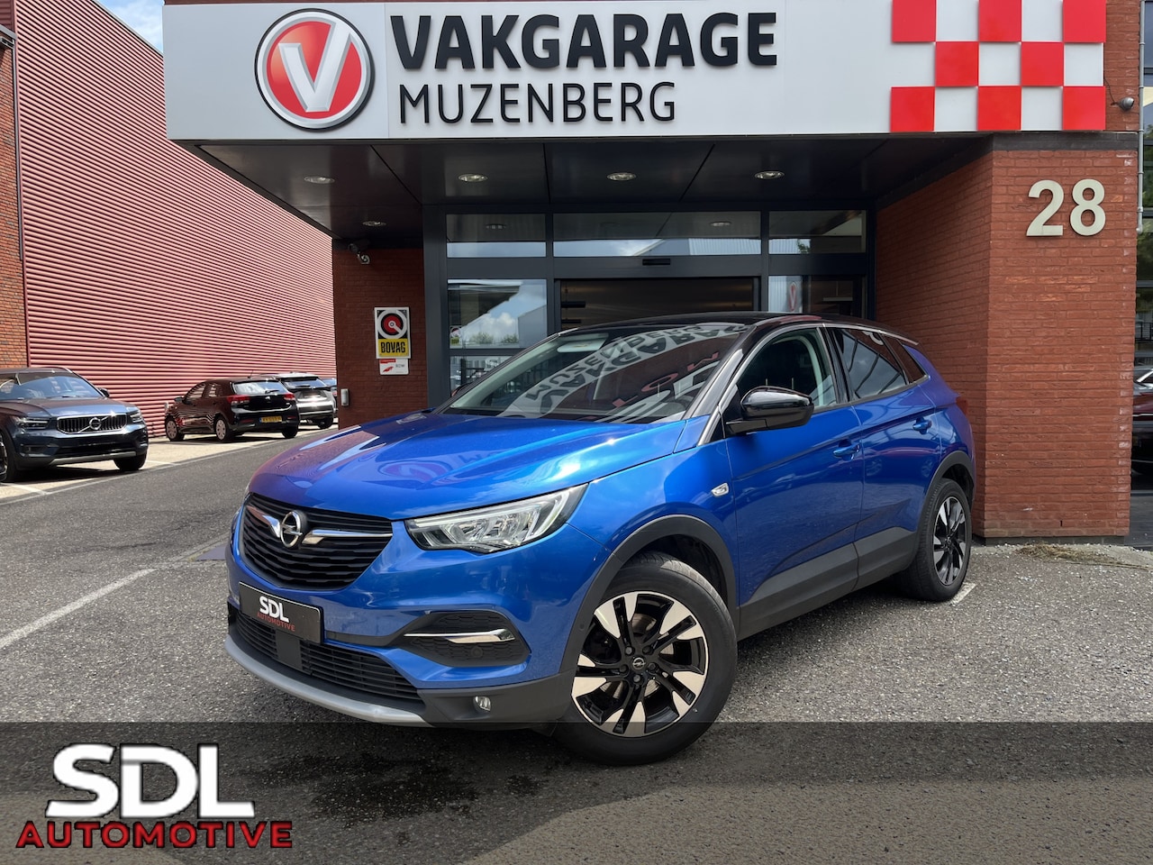 Opel Grandland X - 1.2 Turbo Business Elegance // ELEK. ACHTERKLEP // KEYLESS // FULL LED // CAMERA // NAVI+C - AutoWereld.nl