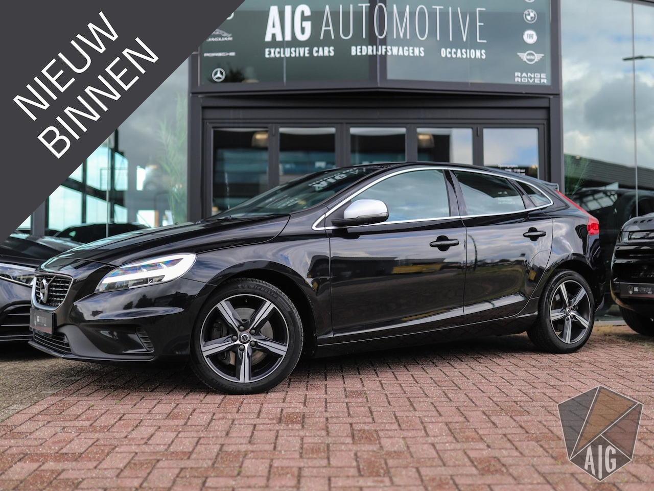 Volvo V40 - 2.0 D3 R-Design | BTW | Stoelverw. | Camera | Full-LED | Navi - AutoWereld.nl