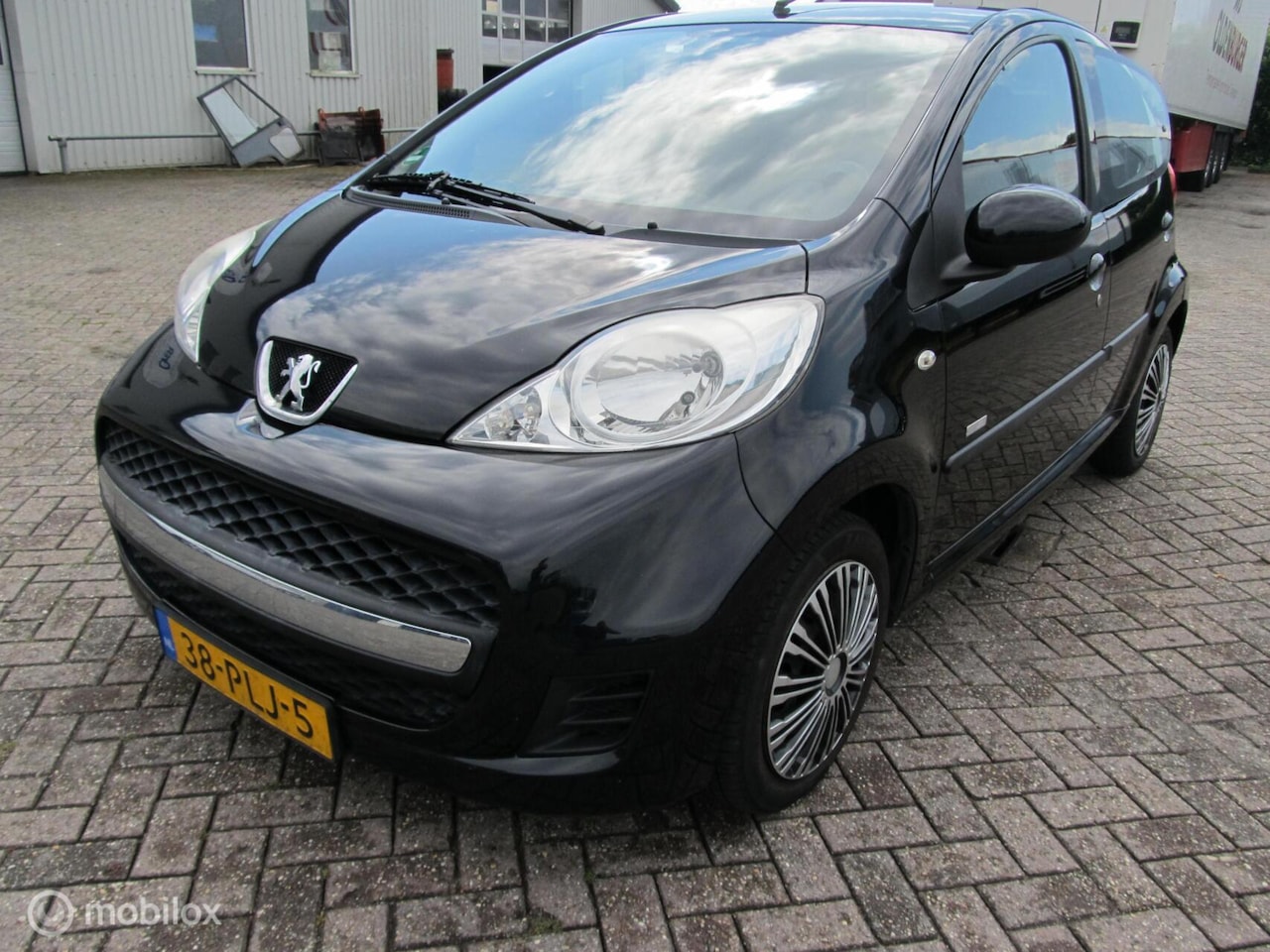 Peugeot 107 - 1.0-12V Millesim 200 1.0-12V Millesim 200, zeer nette auto NAP pas !! - AutoWereld.nl