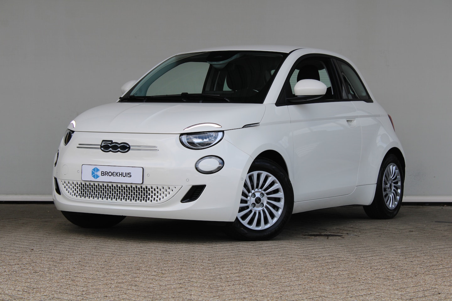 Fiat 500 - Icon 42 kWh | Camera | Navigatie | Cruise control | Parkeersensoren | Dodehoek detectie | - AutoWereld.nl