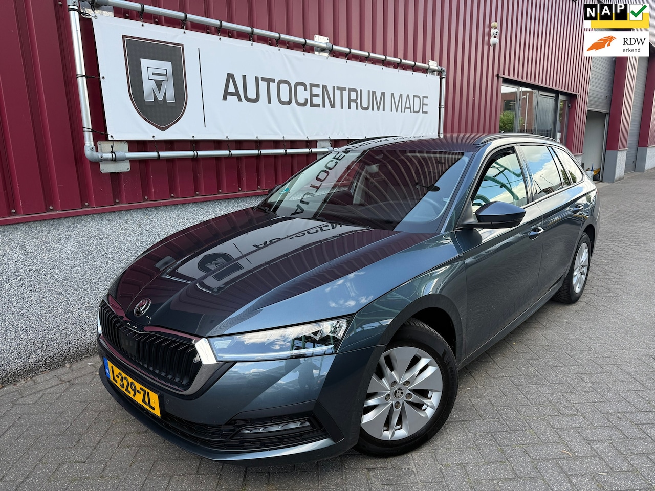 Skoda Octavia Combi - 1.0 TSI Business Edition // Clima // PDC // Navi // - AutoWereld.nl